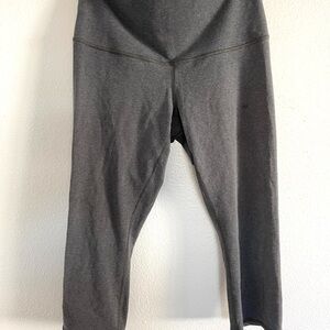 Lululemon Gray Crop Leggings Ultra comfortable Ultra soft